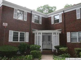 68 Manor Dr, Red Bank, NJ 07701