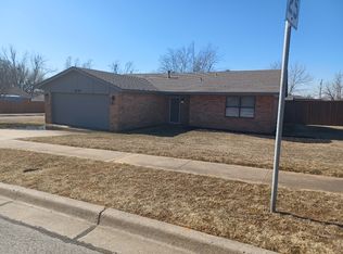 3600 Black Hawk Dr, Norman, OK 73072