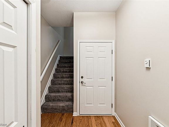 5th image of 119 Vine St