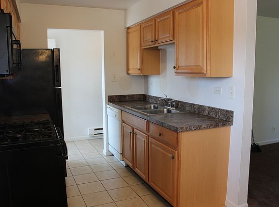 3rd image of 1800 W Knightsbridge Dr APT 1D