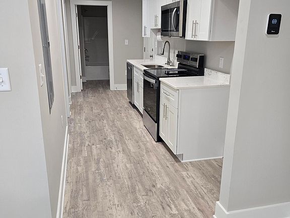 4th image of 3896 Davis Rd