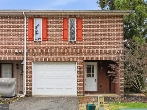 334 Stonegate Ct, Chambersburg, PA 17201