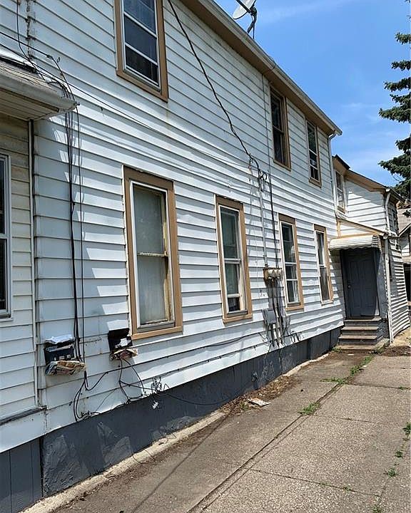 2nd image of 6821 Claasen Ave