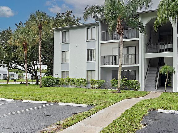 5th image of 1009 Green Pine Boulevard #A1