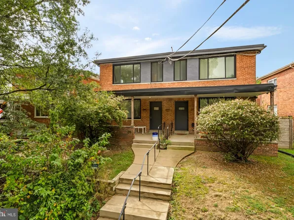 215 Hawaii Ave NE, Washington, DC 20011