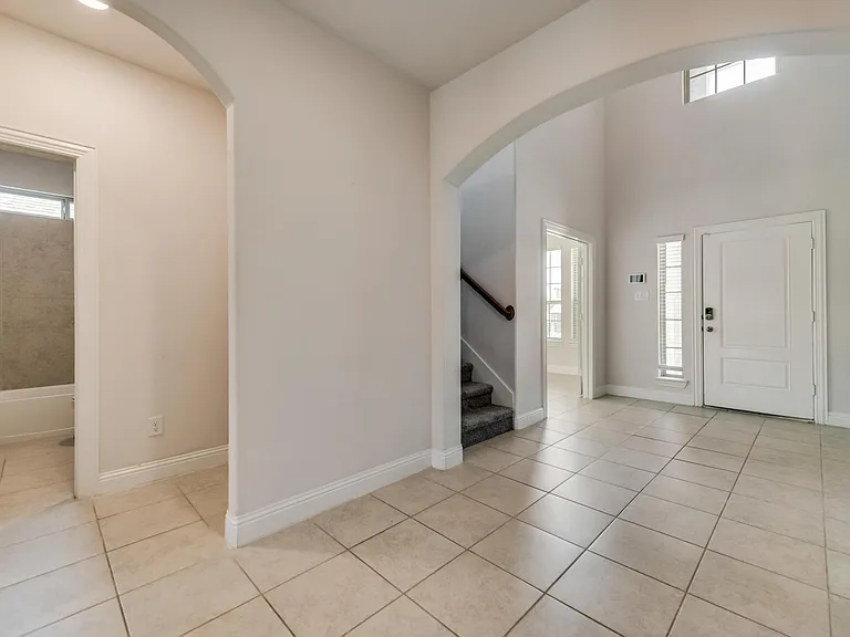 1216 Gibson Dr — Photo 6