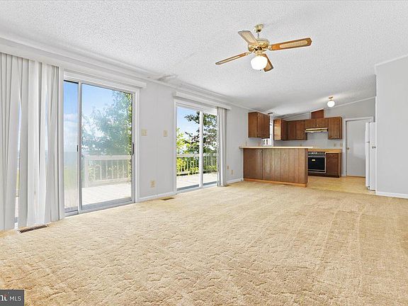 2nd image of 39 Crystal Ln