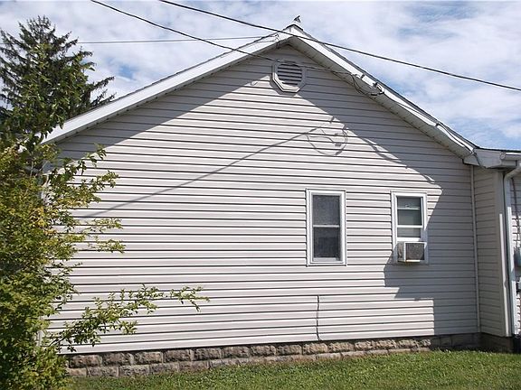 4th image of 209 Pearl St