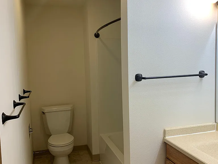 923 Boston Way — Photo 12