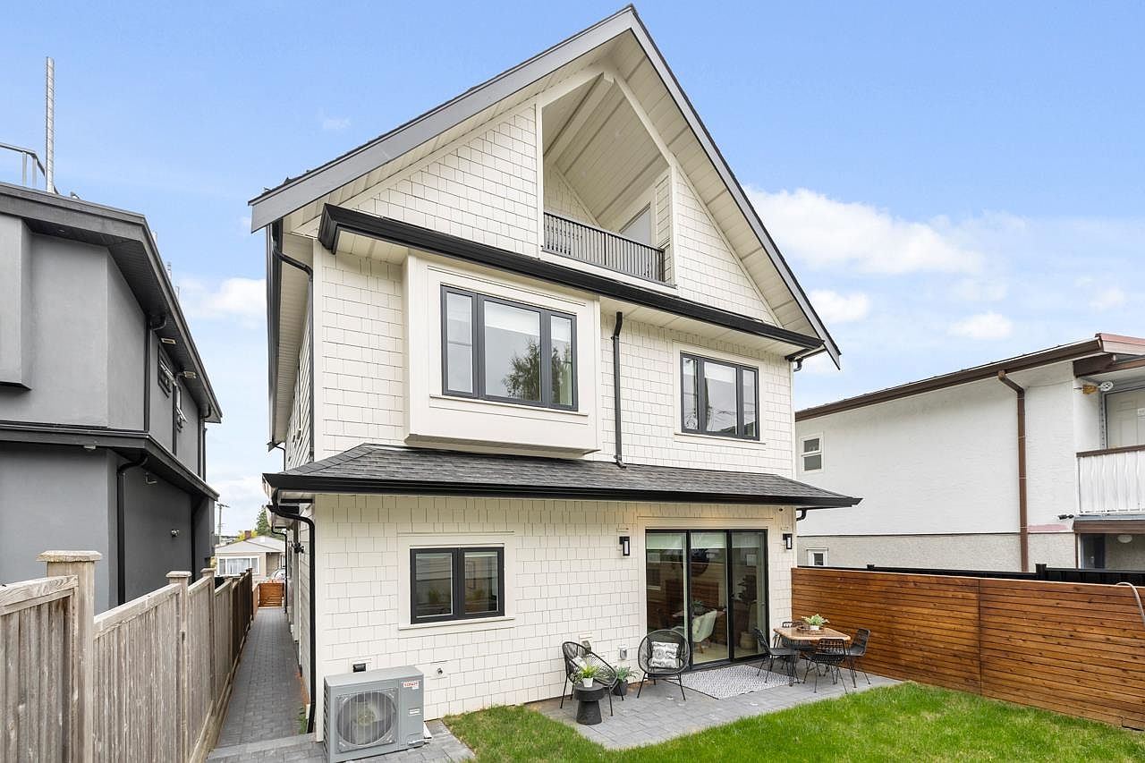 736 E 32nd Ave 2, Vancouver, BC V5V 2Y6 MLS R2941120 Zillow