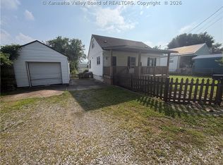 1817 Clyde Ct, Charleston, WV 25387