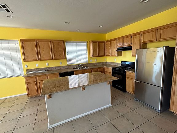 2nd image of 22039 Goldenchain St
