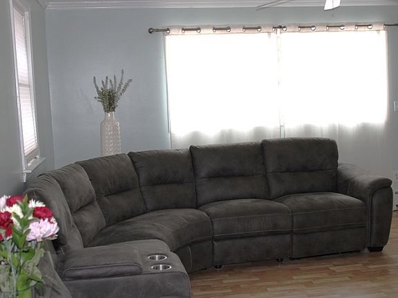 5th image of 18 Knollwood Rd