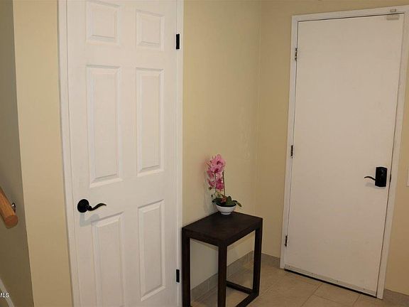 4th image of 766 Woodlawn Dr