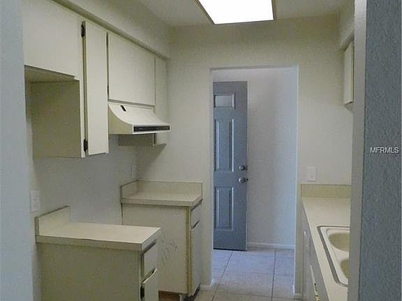 5th image of 556 Foxwood Blvd