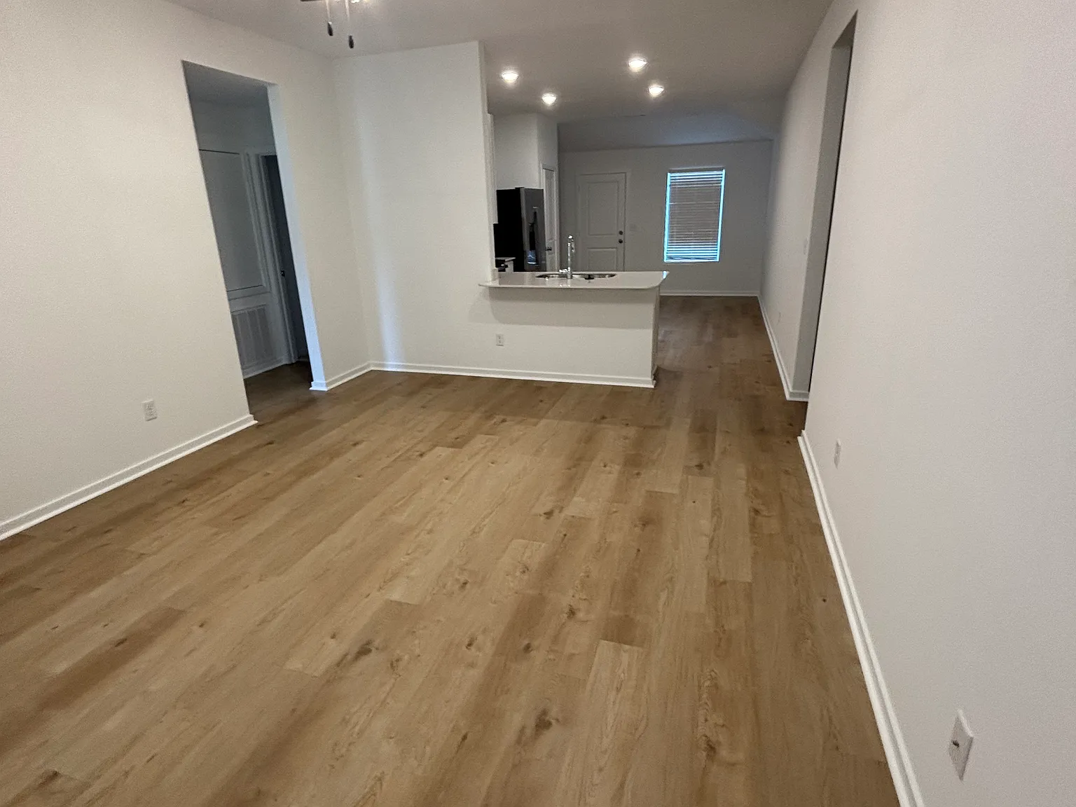 4 bed, 1439 sqft, $1,795 — Photo 2