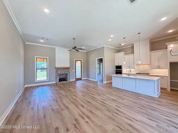 4th image of 142 Palace Xing