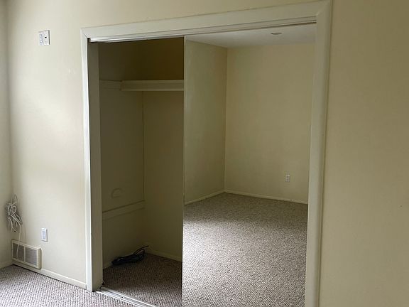 4th image of 32005 W Twelve Mile Rd Unit 310