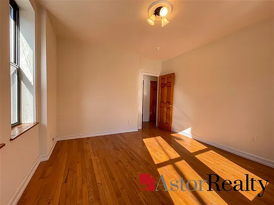 Rented by Astor Realty | media 22