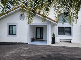 2920 Old Orchard Rd, Davie, FL 33328