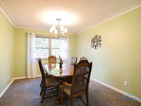 5th image of 1314 Stratford Ln