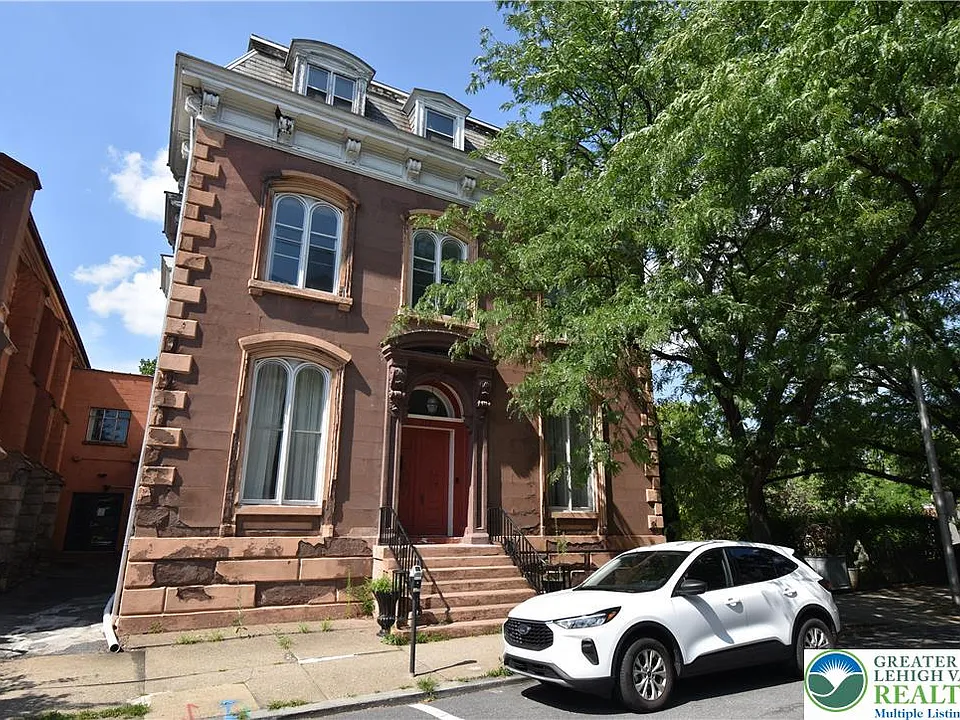217 Spring Garden St #101