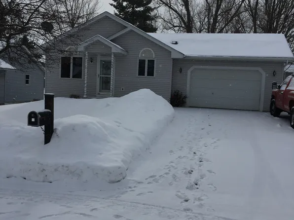 199 W Charlotte St, Ellsworth, WI 54011