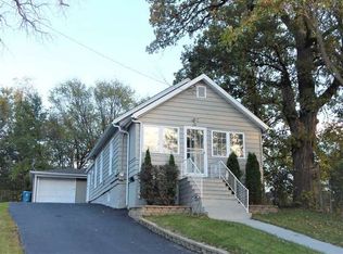 241 N Lincoln Ave, Aurora, IL 60505