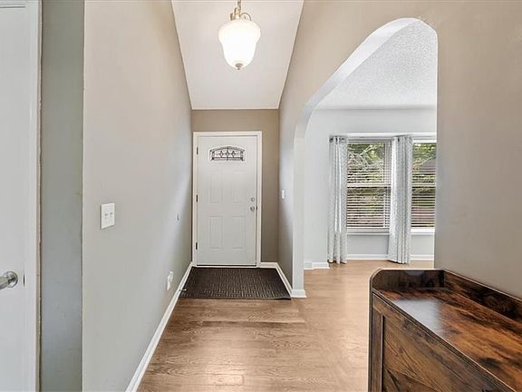 3rd image of 4706 Stearns Ln