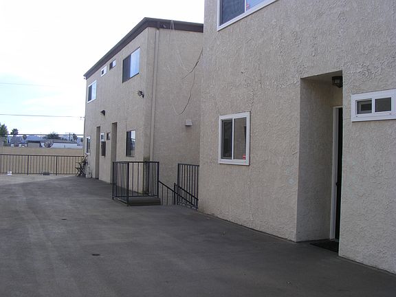 3rd image of 6420 Hazeltine Ave APT 10