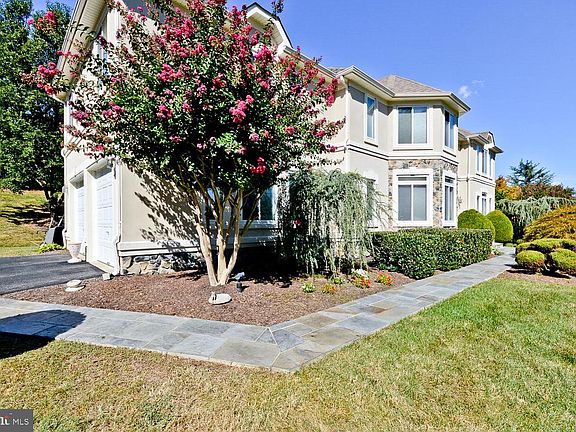 4th image of 2805 Patricia Dr