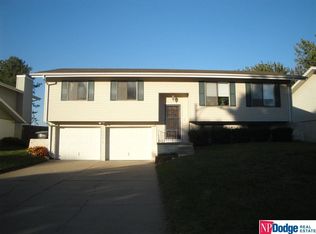 10106 P St, Omaha, NE 68127