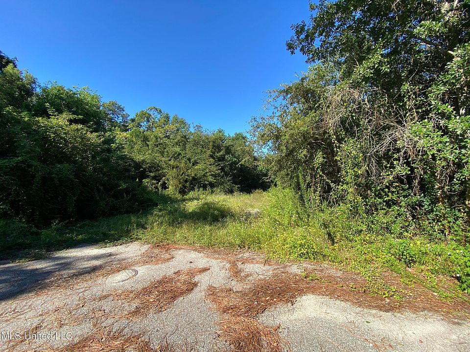 2nd image of 317 Silver Ridge Ave Lot 19