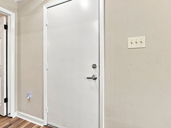 5th image of 609 Hillside Dr. #D21