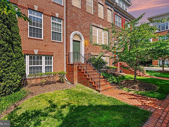 3rd image of 8046 Reserve Way