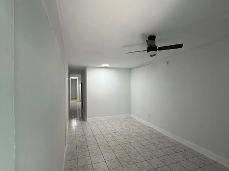 65 Calle Acosta — Photo 3