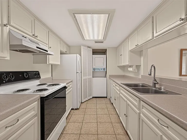 12633 Memorial Dr #130 — Photo 24