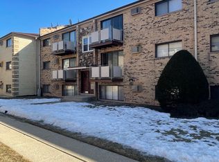 5105 N East River Rd APT 2F, Chicago, IL 60656