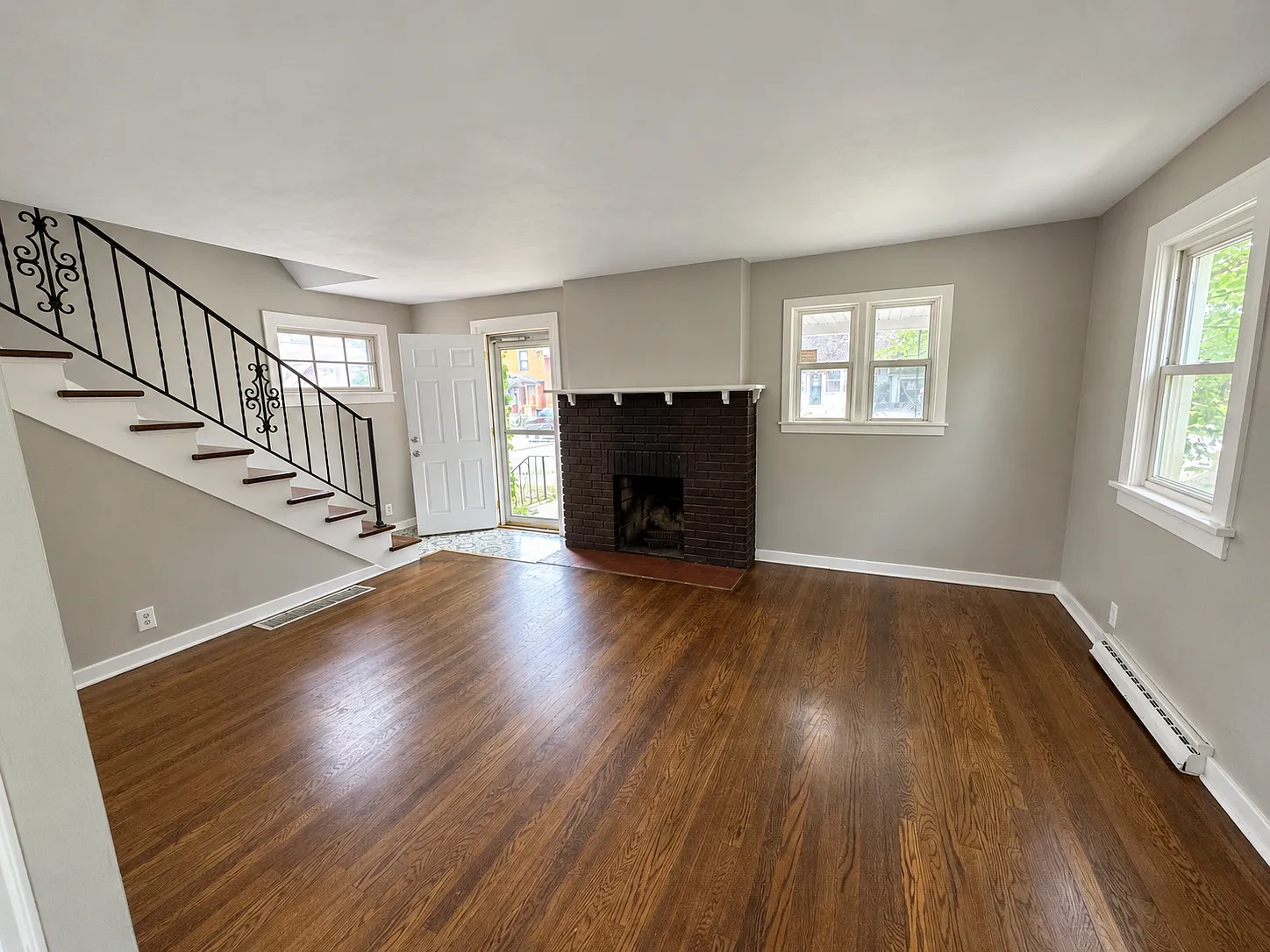 3 bed, 1350 sqft, $1,400 — Photo 2