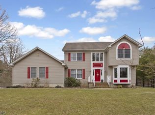 77 Rock Rd, Long Valley, NJ 07853