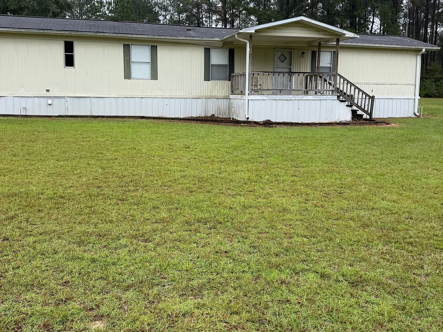 3 bed, 1.5 bath, 1200 sqft, $750 — Photo 1