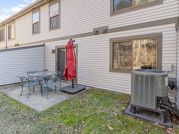 2nd image of 1570 Englewood Pl