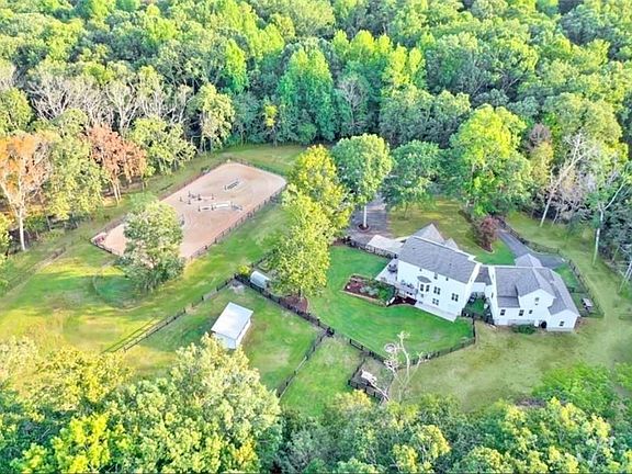 2nd image of 2203 Arbor Hill Rd