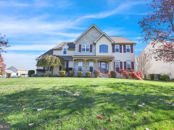 18 Ferndale Rd, Seven Valleys, PA 17360