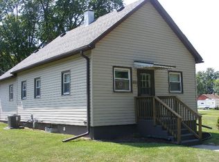 1223 13th Ave S, Clinton, IA 52732