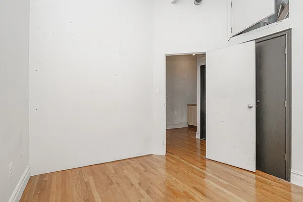 Rented by MySpaceNYC | media 28