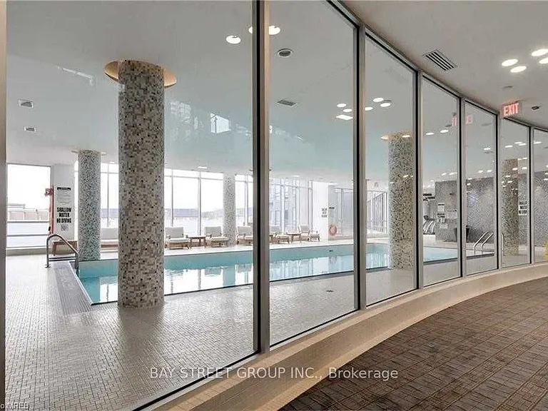 2230 Lake Shore Blvd W #2207 — Photo 2
