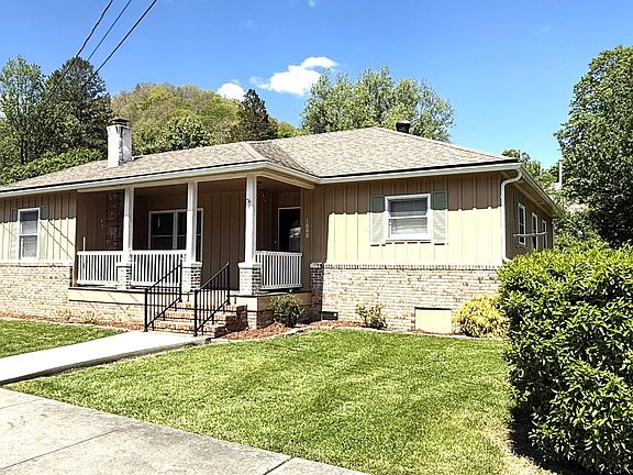 2nd image of 1000 10th Ave