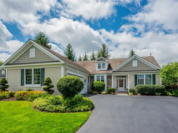 3 Callahan Ct, Pittsford, NY 14534