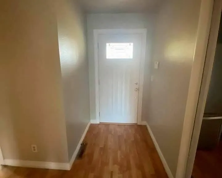 801 Runyan Dr — Photo 18